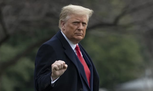 Cuối cùng, ông Trump cũng đặt bút ký gói kích cầu gần 900 tỷ USD