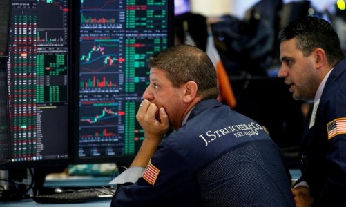 Cổ phiếu ngân hàng, dầu khí kéo chứng khoán Mỹ tụt điểm