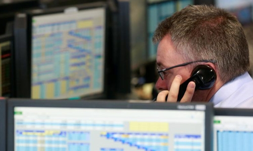 Chứng khoán toàn cầu “dùng dằng” vì số ca nhiễm Covid-19 tăng mạnh