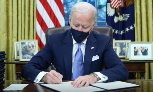 Ông Biden ký hàng loạt văn bản đảo ngược chính sách của ông Donald Trump