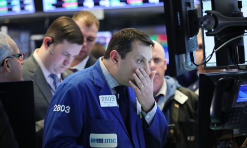 Cổ phiếu công nghệ tiếp tục bị bán mạnh, chứng khoán Mỹ tụt điểm