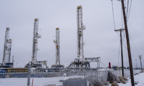 Texas chuẩn bị khởi động lại các mỏ, giá dầu tiếp tục giảm