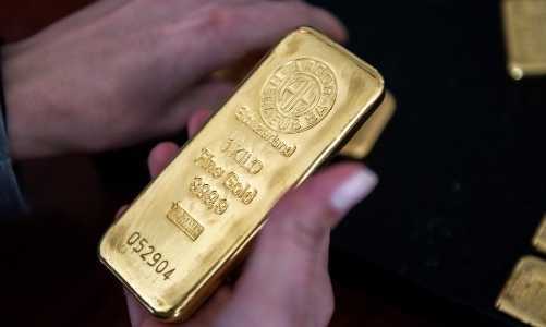 Giá vàng ngược chiều thế giới, USD tự do chạm 24.000 đồng