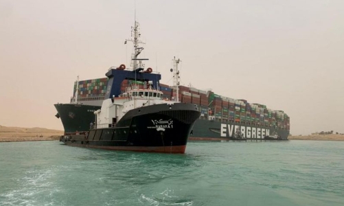 Giá dầu tăng 6% vì kênh đào Suez tắc nghẽn