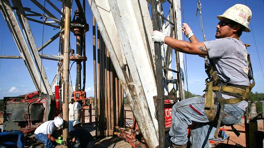 50-60 USD/thùng dầu là mức giá mà các nhà khai thác dầu đá phiến của Mỹ 
có lãi ngay cả với một số giếng dầu đòi hỏi chi phí khai thác cao - Ảnh: Bloomberg/Getty.<br>