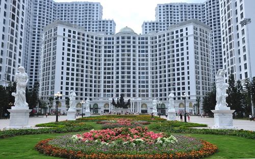 Mới đây, khu đô thị Royal City đã được trao giải thưởng Dự án căn hộ tốt
 nhất - Best Condo Development (Vietnam) trong lễ trao giải “Giải 
thưởng Bất động sản khu vực Đông Nam Á 2013” được tổ chức tại Singapore.