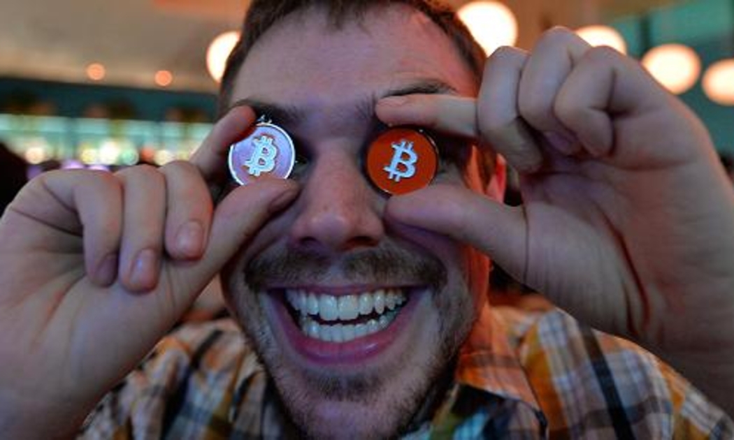 Bất ổn chính trị trên toàn cầu đã khiến nhiều nhà đầu tư tìm đến Bitcoin như một tài sản an toàn - Ảnh: Getty/CNBC.