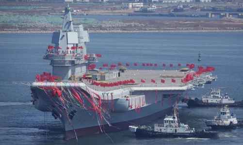 Trung Quốc hạ thủy tàu sân bay tự đóng đầu tiên