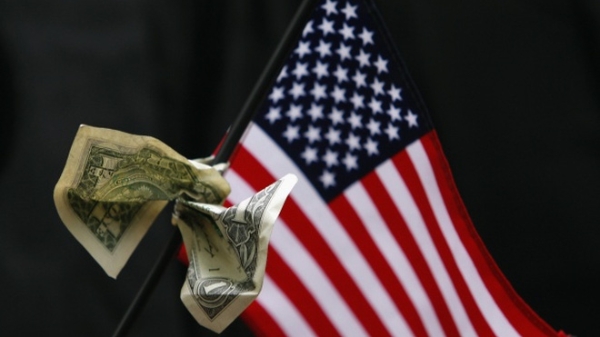 USD rớt giá chóng mặt khi Trump gần về đích