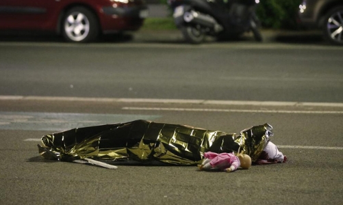 Hiện trường vụ tấn công đẫm máu trong ngày quốc khánh Pháp