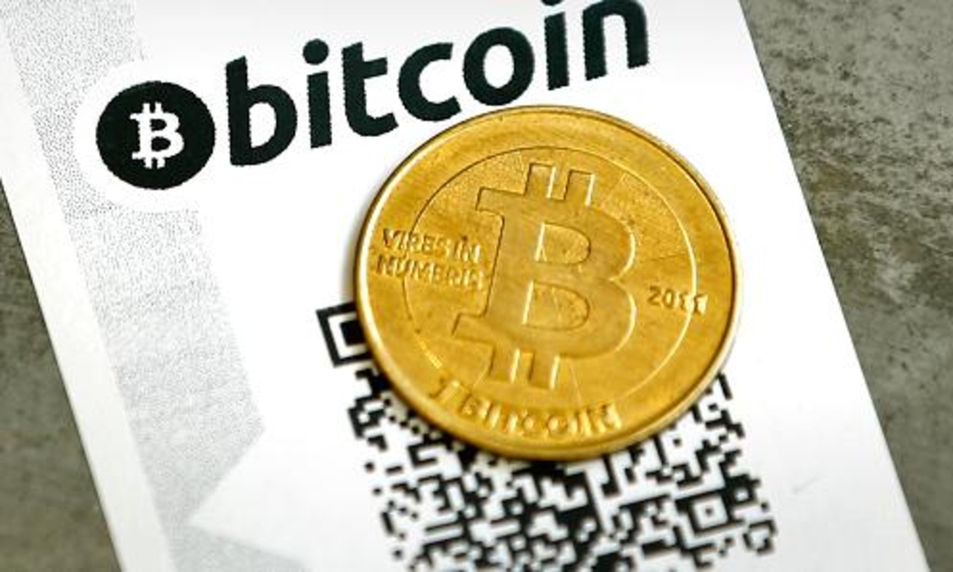 Giá Bitcoin đã đạt đỉnh cao mọi thời đại 3.360,87 USD/Bitcoin vào hôm thứ Bảy - Ảnh: Reuters/CNBC.