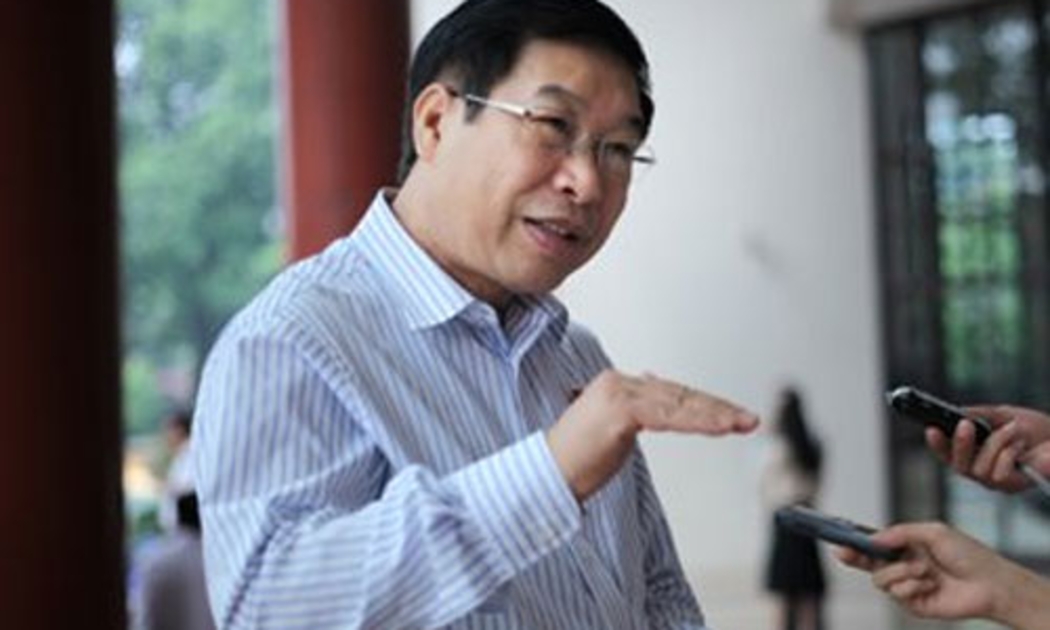Đại biểu Lê Minh Thông (Thanh Hóa) cho rằng những nguyên nhân chủ quan 
và trách nhiệm của Chính phủ, các bộ, ngành chưa được phân tích thấu đáo
 trong báo cáo của Chính phủ - Ảnh: VNN. 