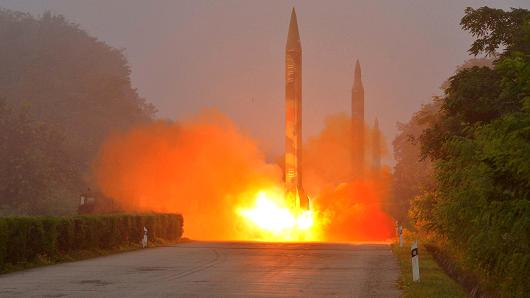 Một vụ phóng tên lửa đạn đạo của Triều Tiên - Ảnh: KCNA/Reuters.<br>
