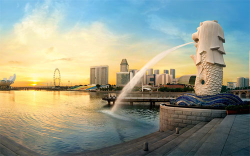 Singapore là nước giàu nhất Đông Nam Á, và vị trí án ngữ eo biển Malacca
 đem lại cho đảo quốc sư tử vai trò quan trọng chiến lược là cửa ngõ đi 
vào biển Đông. 