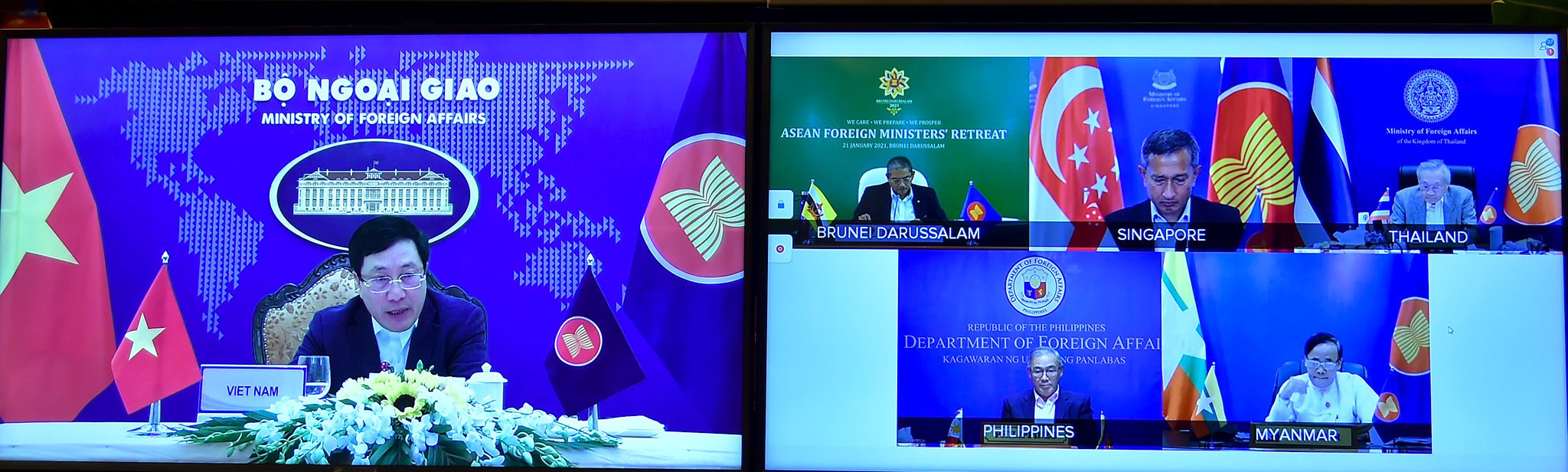 Phó thủ tướng, Bộ trưởng Bộ Ngoại giao Phạm Bình Minh cùng Ngoại trưởng các nước ASEAN và Tổng thư ký ASEAN tham dự hội nghị - Ảnh: Bộ Ngoại giao