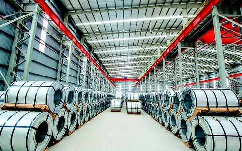 Tính đến thời điểm hiện tại, Tôn Đông Á sở hữu hai nhà máy tại Sóng Thần
 1 và Thủ Dầu Một với 2 dây chuyền mạ nhôm kẽm, 3 dây chuyền mạ màu, 1 
dây chuyền tẩy rỉ và 1 dây chuyền cán nguội.