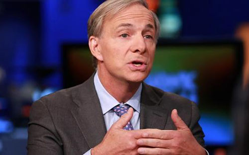 Nhà quản lý quỹ đầu cơ Ray Dalio.<br>