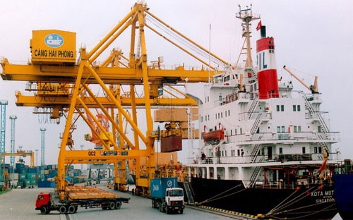 Bộ Công Thương phải báo cáo Chính phủ, Thủ tướng kết quả rà soát các dự án, doanh nghiệp yếu kém, thua lỗ đang tồn đọng, các dự án, doanh nghiệp còn vướng mắc thuộc lĩnh vực phụ trách, đề xuất phương án xử lý theo thẩm quyền để sớm tái khởi động, nâng cao hiệu quả các dự án, doanh nghiệp này trong năm 2017.