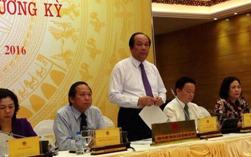 Ba bộ trưởng chủ trì họp báo Chính phủ chiều 2/6.<br>