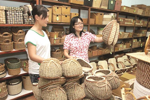 Một cơ sở mây tre đan xuất khẩu của Việt Nam. Các doanh nghiệp vừa, nhỏ và rất nhỏ có đóng góp quan trọng đối với nền kinh tế châu Á-Thái Bình Dương, trong đó có Việt Nam.<br>
