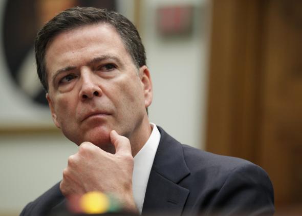 Giám đốc FBI vừa bị sa thải, ông James Comey - Ảnh: Slate.<br>