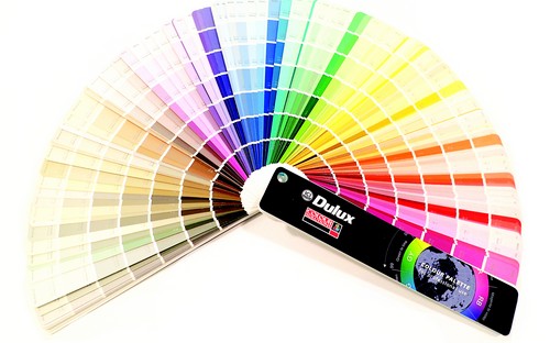 Dulux Professional được nhà sản xuất kỳ vọng sẽ là sự lựa chọn của các 
chuyên gia đầu tư bất động sản, nhà thầu, kiến trúc sư và các chuyên gia
 trong lĩnh vực xây dựng.