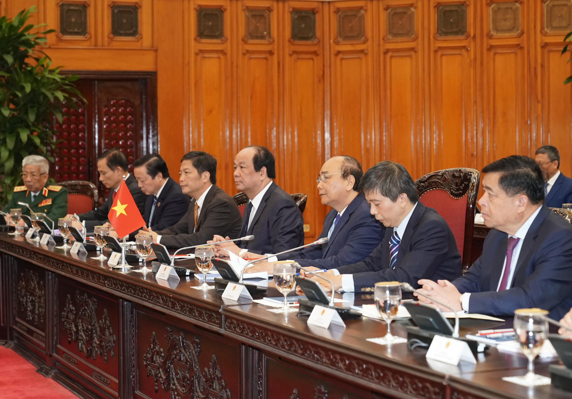 Việt Nam hoan nghênh việc Thủ tướng Nhật Bản Suga Yoshihide chọn Việt Nam là nước công du đầu tiên sau khi nhậm chức. Đây là minh chứng rõ ràng cho sự phát triển tốt đẹp, mạnh mẽ và thực chất trên nhiều lĩnh vực của quan hệ Đối tác chiến lược sâu rộng giữa Việt Nam và Nhật Bản - Ảnh: VGP.