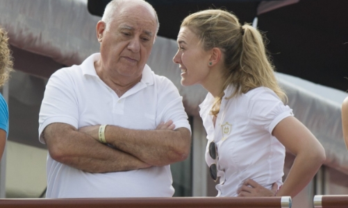 Cuộc sống ẩn dật của tỷ phú vừa soán ngôi giàu nhất thế giới