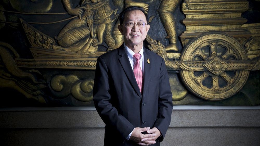 Arkhom Termpittayapaisith - Bộ trưởng Giao thông Thái Lan - Ảnh: Bloomberg