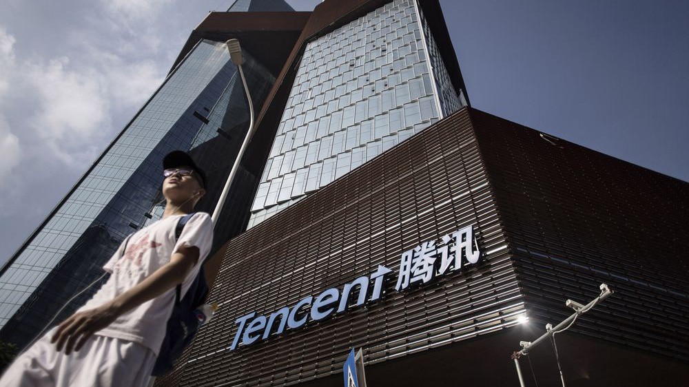 Tencent để tuột vị trí trong top 10 công ty vốn hóa lớn nhất thế giới vào tay Exxon Mobil - Ảnh: Bloomberg.
