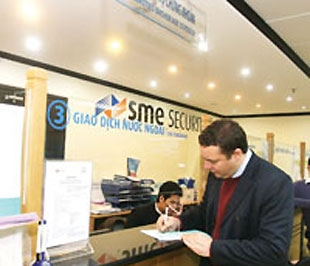 Các nhà đầu tư nước ngoài thực hiện mua, bán các loại chứng khoán được niêm yết trên thị trường chứng khoán Việt Nam thuộc diện điều chỉnh của Thông tư này.