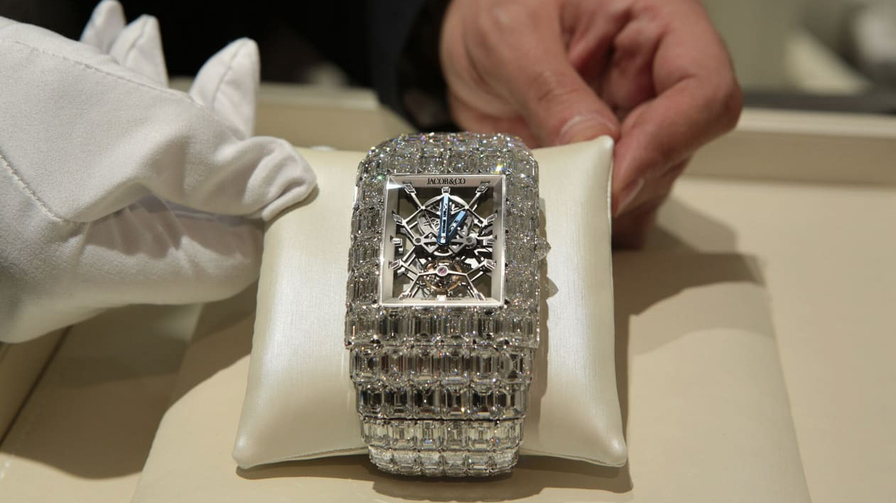 Giới giàu Mỹ chi nhiều tiền hơn cho trang sức kim cương giữa đại dịch - Ảnh: CNN.