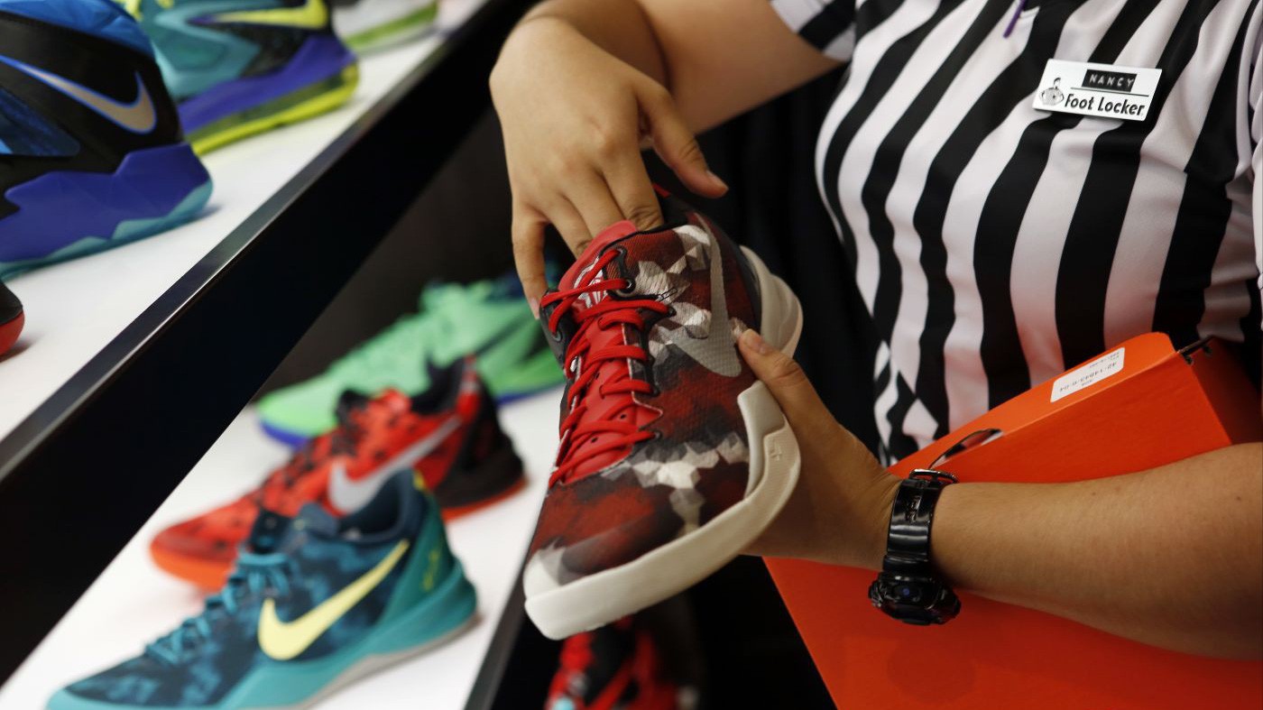 Nike hiện là nhà sản xuất giày thể thao lớn nhất tại Mỹ, hiện xếp thứ 14 trong top 100 thương hiệu giá trị nhất thế giới của tạp chí Forbes. 