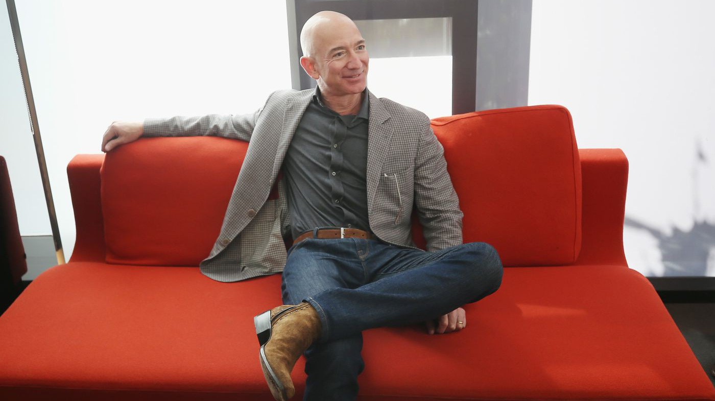 Tỷ phú Jeff Bezos - Ảnh: CNBC.