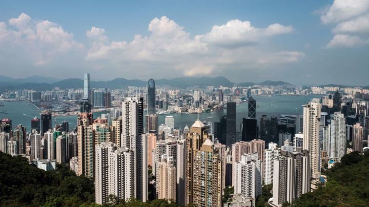 Hồng Kông là một trong những thị trường địa ốc đắt đỏ nhất thế giới - Ảnh: CNBC.