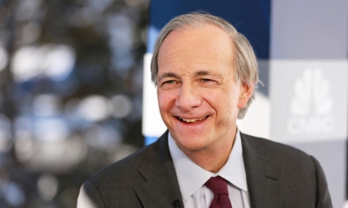 Từ mua cổ phiếu năm 12 tuổi thành ông chủ đế chế đầu tư trăm tỷ 