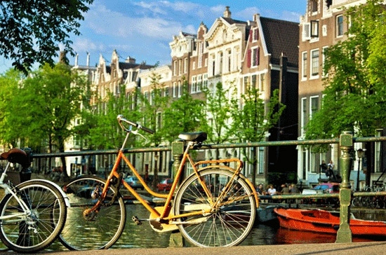 Để so sánh mức độ giàu có giữa các quốc gia và vùng lãnh thổ trên thế giới, GPD/đầu người là căn cứ được sử dụng phổ biến nhất.