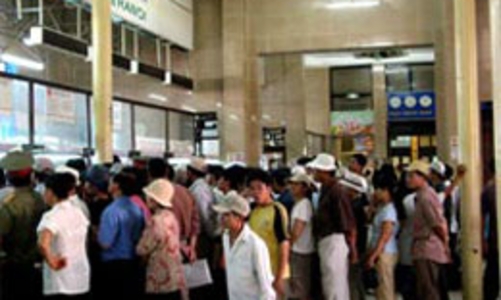 Bán vé tàu Tết qua tin nhắn