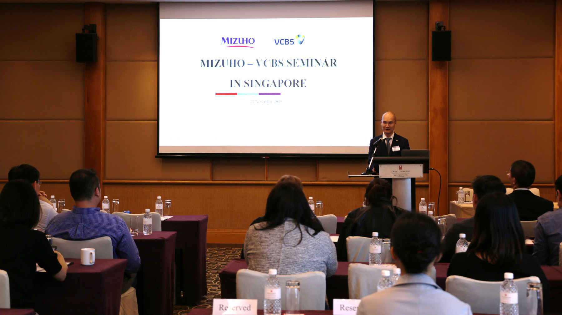 Ông Trần Việt Hưng - Phó giám đốc VCBS phát biểu tại Hội thảo.