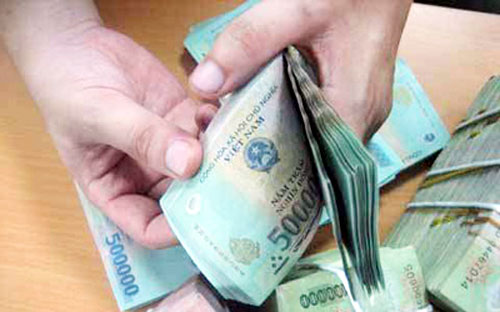 Điều chỉnh lương, trong bối cảnh ngân sách được dự báo còn nhiều khó 
khăn của năm 2013 là mối quan tâm đặc biệt của các vị đại biểu tại kỳ 
họp Quốc hội thứ tư vừa qua.