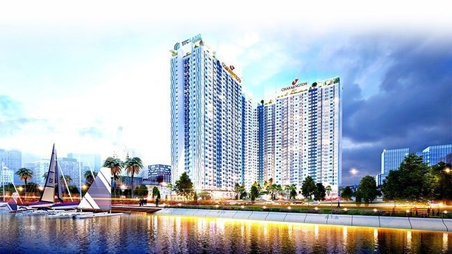 Charmington Iris gồm 2 Block Iris Luxury và Aqua Luxury, cao 35 tầng có vị trí thuận lợi chỉ 5 phút tới quận 1.