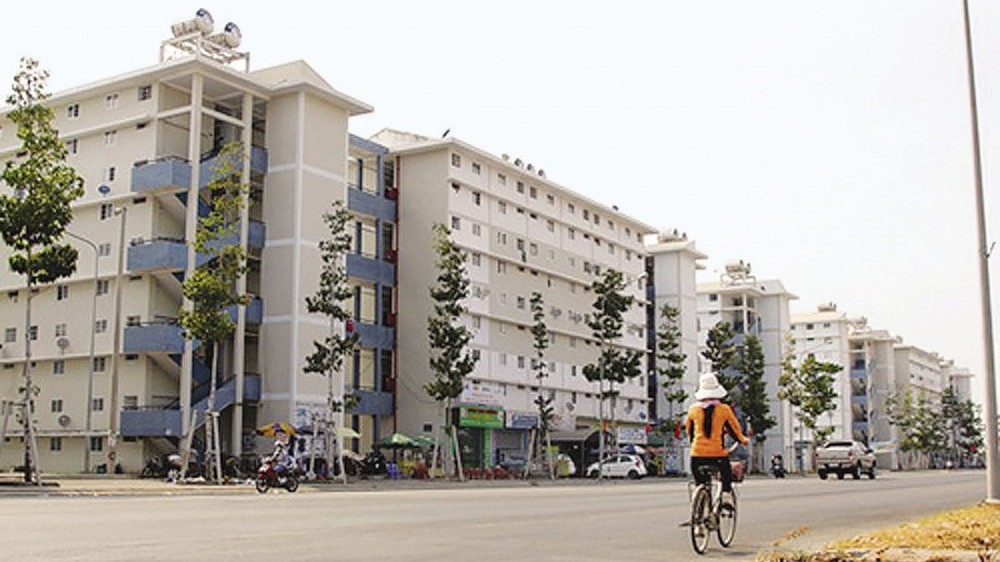 Ngân hàng Thế giới (WB) cho biết có khoảng 1,8 triệu hộ gia đình Việt Nam sẽ chịu tác động của thuế tài sản và đánh giá thuế nhà ở chỉ tác động tới khoảng 23.000 hộ nghèo.