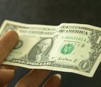 "Trước đây, có ý kiến cho rằng, mọi khoản tiền từ nước ngoài chuyển vào Việt Nam, kể cả khoản tiền cá nhân đều phải chuyển ra VND".