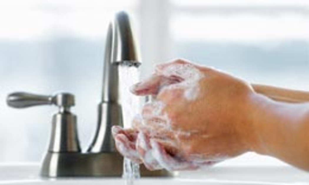 Thường xuyên rửa tay sạch là một trong những cách phòng cúm hiệu quả.