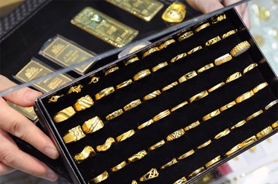 Chỉ trong vòng 3 ngày trở lại đây, giá vàng đã giảm khoảng 2,3 triệu đồng/lượng so với mức kỷ lục được ghi nhận trong ngày 9/11 - Ảnh: Getty.