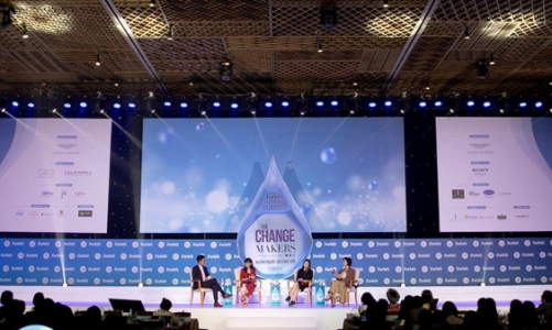 “Nếu người giỏi hơn vẫn đang làm việc thì sao mình được phép dừng lại”