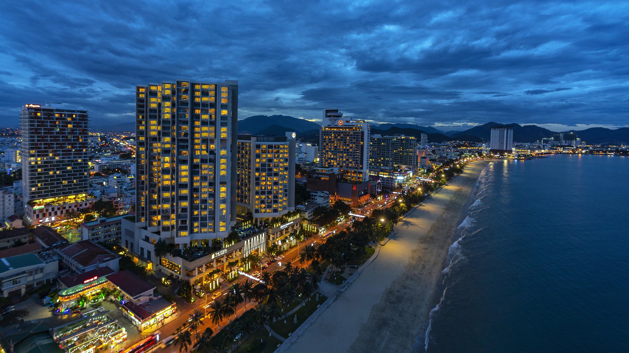 The Costa Nha Trang toạ lạc ngay chính trung tâm cung đường vàng Trần Phú.