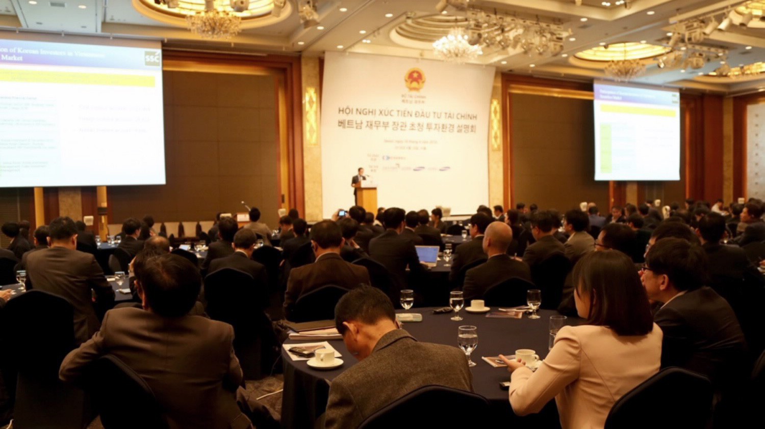 Các đại biểu tham dự Hội nghị xúc tiến đầu tư tại Seoul, Hàn Quốc.