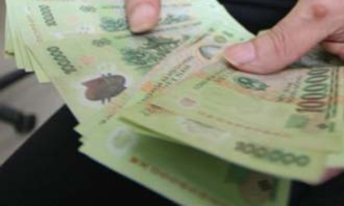 Thưởng Tết: Kẻ khóc, người cười