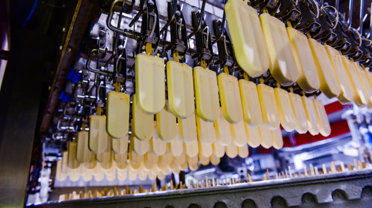 Sản xuất kem ở nhà máy KIDO Foods